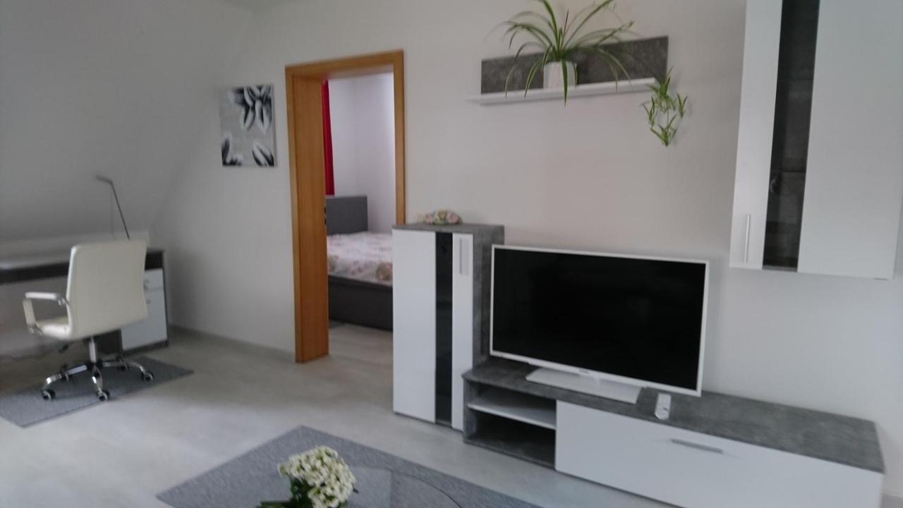 Ferienwohnung Und Apartment Loebau, Stadt- Und Messenah Exterior photo